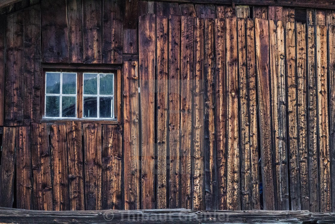 Chalet facade detail: pattern/texture